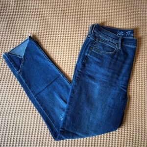 EUC Free People / We The Free Distressed Medium Blue Wash Jeans | Women’s 31